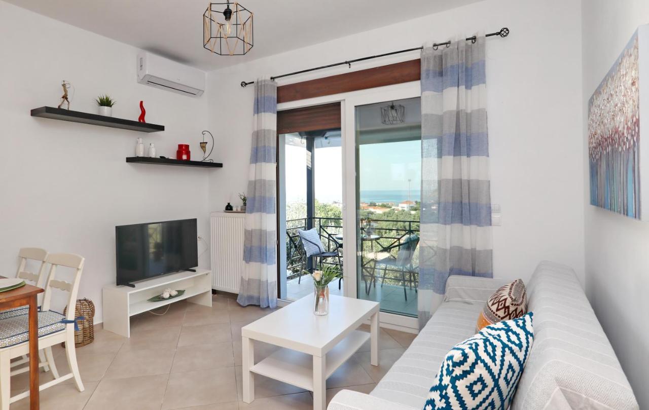 Esperides Apartments Aigli Skopelos Town Exterior photo