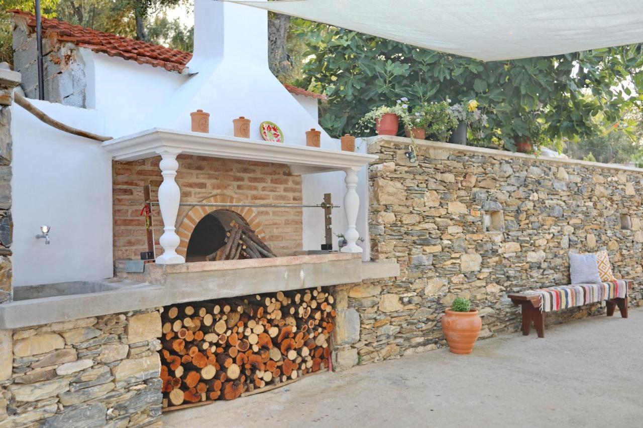 Esperides Apartments Aigli Skopelos Town Exterior photo