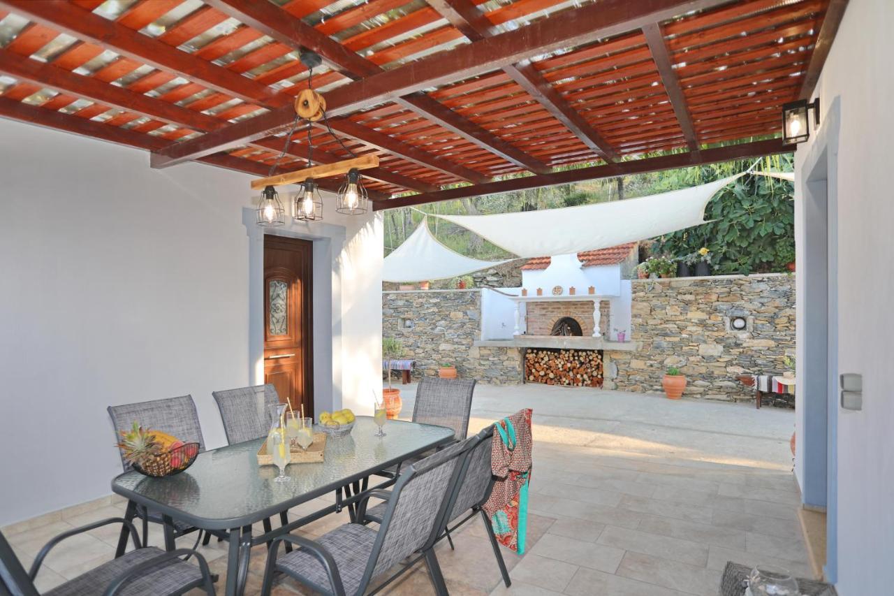 Esperides Apartments Aigli Skopelos Town Exterior photo